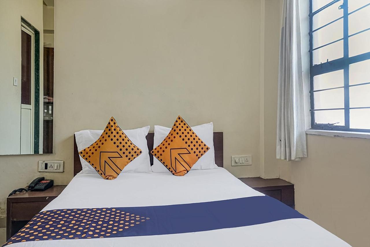 Oyo Flagship 75444 Hotel Kinara Lodging & Boarding Mangvadi Exterior photo