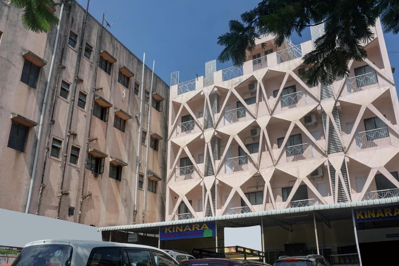 Oyo Flagship 75444 Hotel Kinara Lodging & Boarding Mangvadi Exterior photo